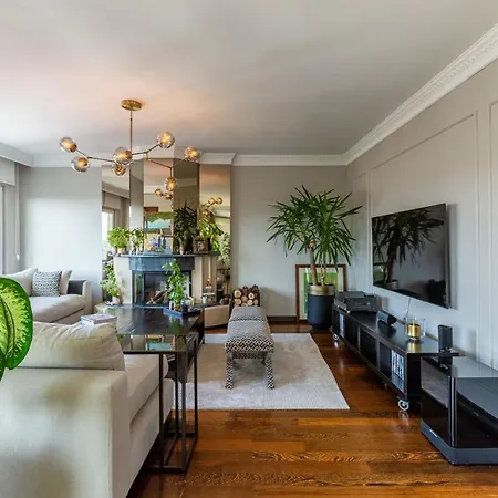 Exquisite House With Balcony And View In Besiktas * איסטמבול